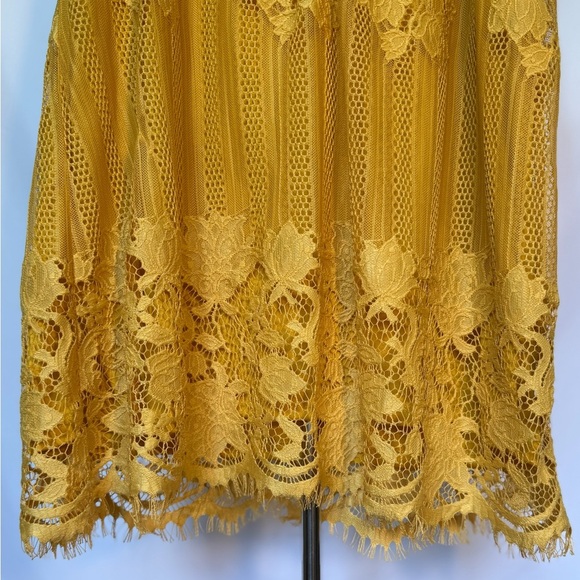 Paper + Tee Mustard Yellow Lace Tank Top Size M/ Great Under Denim Jacket - Picture 9 of 9